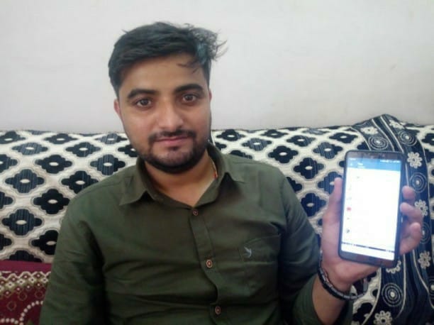 Hat Jaa Tau Pache ... fame singer vikas kumar caught the con man who was doing fraud by creating  fake Facebook ID of  singer